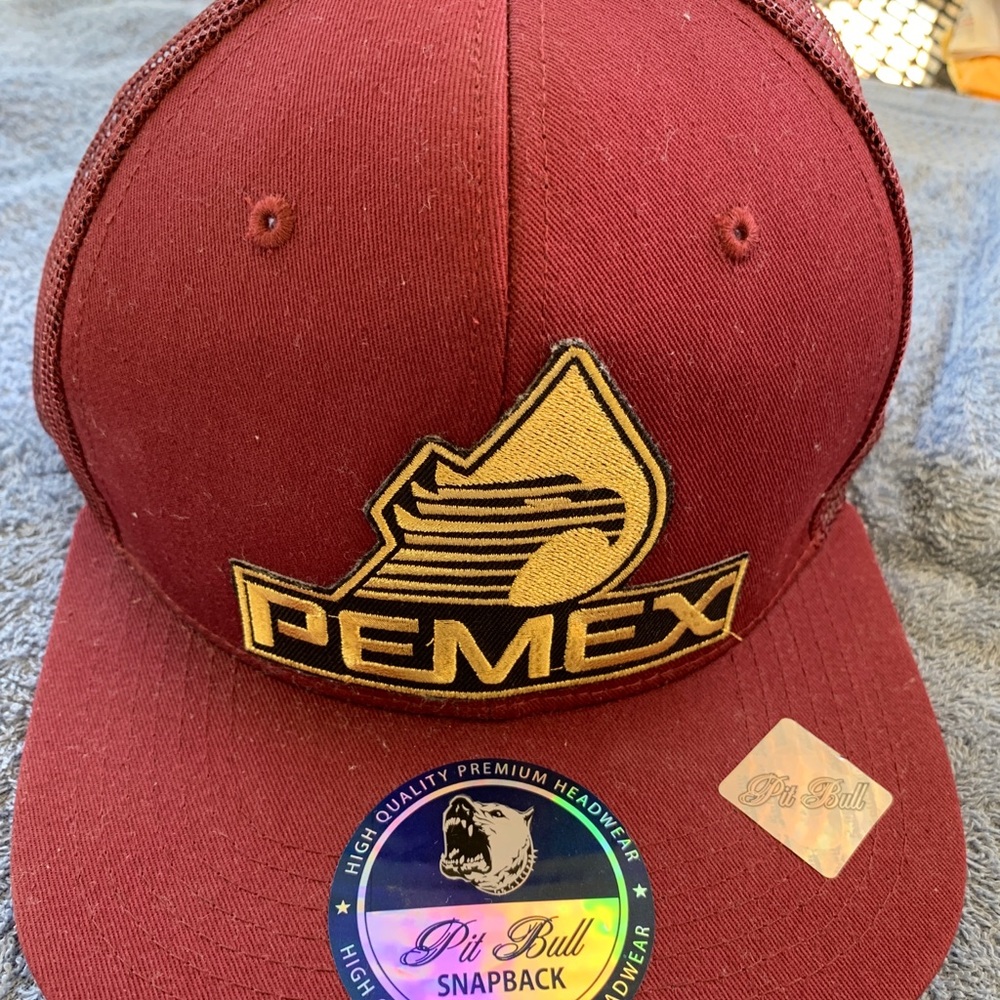 PEMEX hat! Hot!